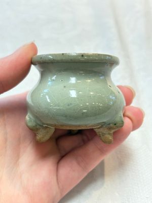 A small Chinese green-glazed 'jun' tripod censer, Hebi, Song/Yuan — photo 5