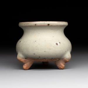 A small Chinese green-glazed 'jun' tripod censer, Hebi, Song/Yuan — photo 2
