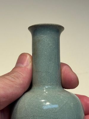A small Chinese Guan-type Longquan celadon bottle vase, Song/Yuan — photo 8