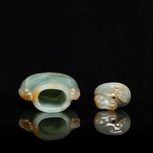 A small Chinese jadeite vase and cover, 19th C. — photo 5