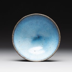 A small Chinese 'jun' bowl, Yuan/Ming — photo 1