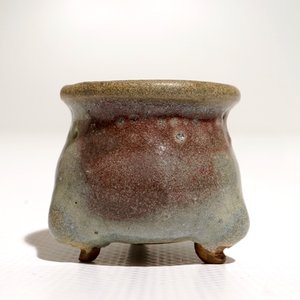 A small Chinese junyao glazed tripod censer, poss. Ming — photo 1