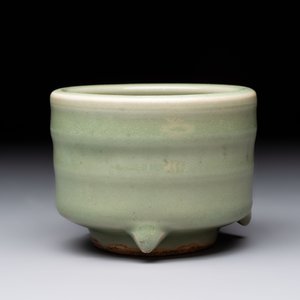 A small Chinese Longquan celadon cylindrical tripod censer, Ming — photo 2
