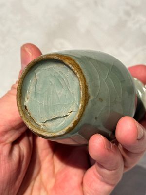 A small Chinese Longquan celadon mallet-shaped vase, Song/Yuan — 照片 8
