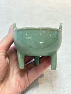 A small Chinese Longquan celadon tripod 'ding-form' censer, Southern Song — photo 3