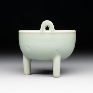 A small Chinese Longquan celadon tripod 'ding-form' censer, Southern Song — photo 3