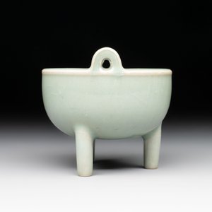 A small Chinese Longquan celadon tripod 'ding-form' censer, Southern Song — photo 5