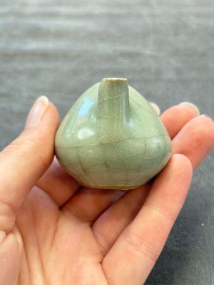 A small Chinese Longquan celadon water dropper and a jun-type water pot, Yuan/Ming — 照片 8