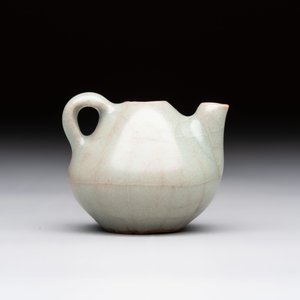A small Chinese Longquan celadon water dropper and a jun-type water pot, Yuan/Ming — 照片 4