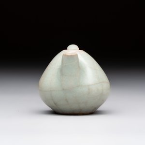 A small Chinese Longquan celadon water dropper and a jun-type water pot, Yuan/Ming — 照片 5