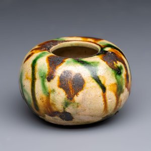 A small Chinese sancai water pot, Tang — photo 1