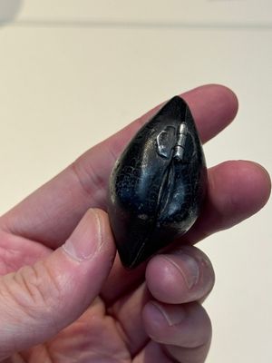 A small Chinese silver clam-shaped box with animals design, Tang/Song — photo 13