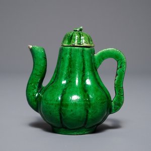 A small Chinese verte biscuit 'chrysanthemum' teapot and cover, Kangxi — photo 1