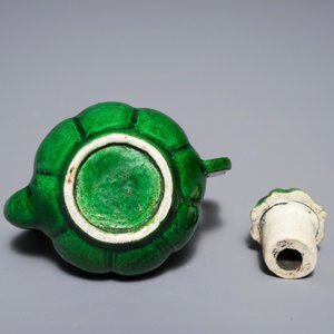 A small Chinese verte biscuit 'chrysanthemum' teapot and cover, Kangxi — photo 5