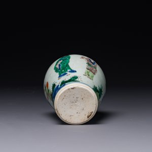 A small Chinese wucai jar with figures in a landscape, Transitional period — photo 6