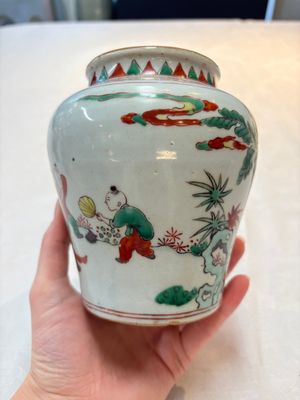 A small Chinese wucai jar with figures in a landscape, Transitional period — photo 2