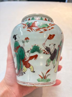 A small Chinese wucai jar with figures in a landscape, Transitional period — photo 5