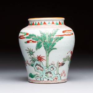 A small Chinese wucai jar with figures in a landscape, Transitional period — photo 4