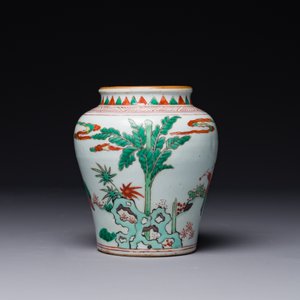 A small Chinese wucai jar with figures in a landscape, Transitional period — 照片 3