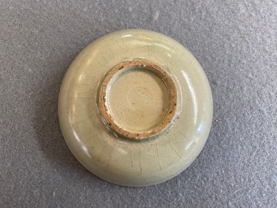A small Chinese Yaozhou celadon bowl, Song or later — 照片 2
