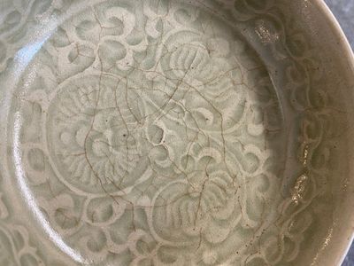 A small Chinese Yaozhou celadon bowl, Song or later — 照片 5