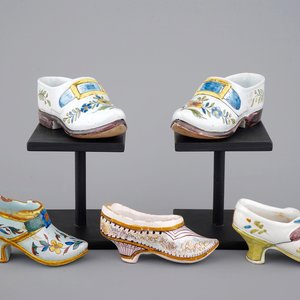A small collection of French faience shoes, 18/19th C. — photo 1