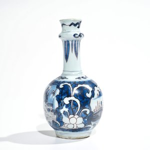 A small Dutch Delft chinoiserie bottle vase in blue, white and manganese, 2nd half 17th C. — 照片 2