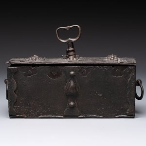 A small German wrought iron strongbox, probably Nuremberg, 1st half 16th C. — 照片 2