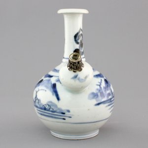 A small Japanese Arita silver-mounted kendi, 17/18th C. — photo 3