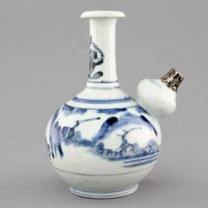A small Japanese Arita silver-mounted kendi, 17/18th C. — photo 4
