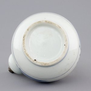 A small Japanese Arita silver-mounted kendi, 17/18th C. — photo 6