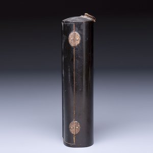 A small Japanese gilt-lacquered wooden zushi shrine with a carved wooden monk, probably Edo, 18/19th C. — 照片 7