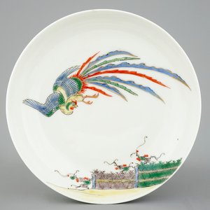 A small Japanese Kakiemon style saucer dish, 18/19th C. — 照片 1
