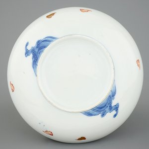 A small Japanese Kakiemon style saucer dish, 18/19th C. — 照片 2