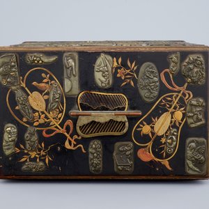 A small Japanese lacquer chest of drawers, Meiji, 19th C. — photo 6