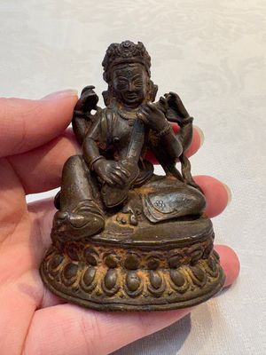 A small Nepalese bronze sculpture of Lokapala Dhritarashtra, 17th C. — photo 1