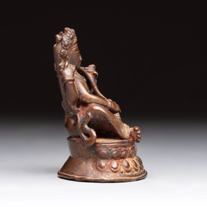 A small Nepalese bronze sculpture of Lokapala Dhritarashtra, 17th C. — photo 5