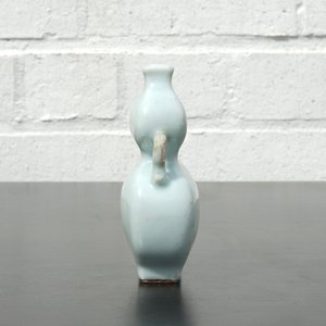 A small pale celadon-glazed vase, 18/19th C. — foto 13
