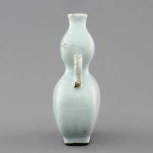 A small pale celadon-glazed vase, 18/19th C. — foto 3