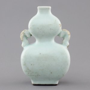 A small pale celadon-glazed vase, 18/19th C. — foto 4