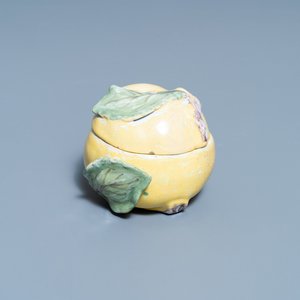 A small polychrome French faience apple-shaped tureen and cover, 18th C. — photo 1