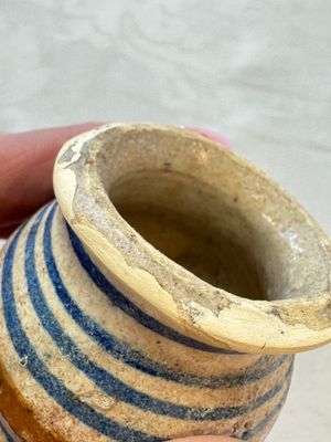 A small polychrome maiolica albarello-type ointment jar, Antwerp or Northern Netherlands, 16th C. — 照片 6