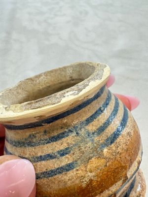 A small polychrome maiolica albarello-type ointment jar, Antwerp or Northern Netherlands, 16th C. — 照片 7