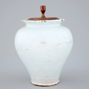 A small tobacco jar with wooden cover, North of France, 18th C. — photo 4