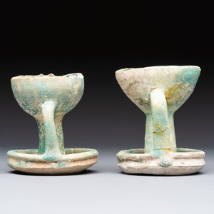 A small turquoise-glazed albarello and three oil lamps, Iran or Syria, 12/13th C. — 照片 9