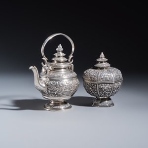 A South-East Asian repoussé silver teapot and a covered box — photo 1