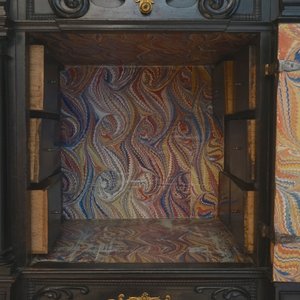 A South-German ebony veneer and gilded copper cabinet, 17th C. — 照片 6