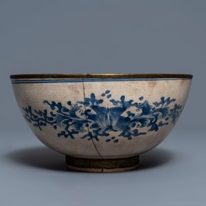 A southern Chinese blue and white Vietnamese market 'Bleu de Hue' 'phoenixes' bowl, 19th C. — 照片 3