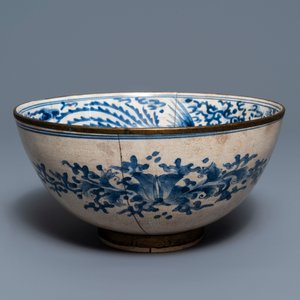A southern Chinese blue and white Vietnamese market 'Bleu de Hue' 'phoenixes' bowl, 19th C. — 照片 7