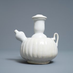 A southern-Chinese white-glazed kendi, 17/18th C. — photo 4